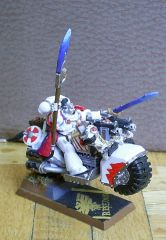 Commander - Right.JPG