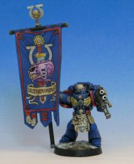 Ultramarines 3rd Co. Standard Bearer (finished)