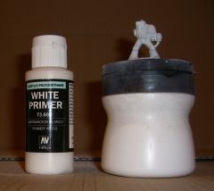 Vallejo_Primer_White_02.jpg