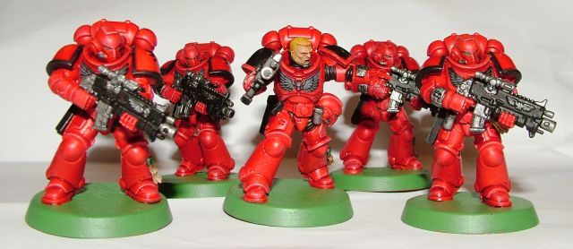 At understrege Encyclopedia for ikke at nævne Scout Sergeant: Red or Black shoulders? - + BLOOD ANGELS + - The Bolter and  Chainsword
