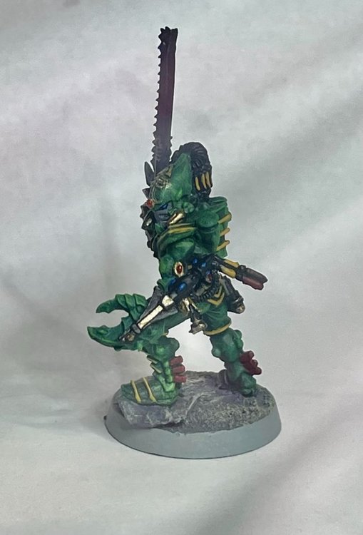Scorpion Exarch claw front.jpg