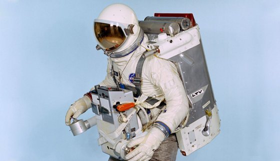 astronaut-maneuvering-unit-the-suit.jpg.aa0adf56275578e5471d37acca184b10.jpg