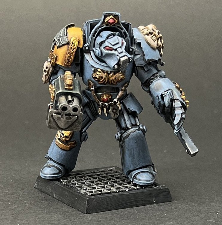 Space Wolves Wolf Guard Terminator with Chain Fist front.jpg