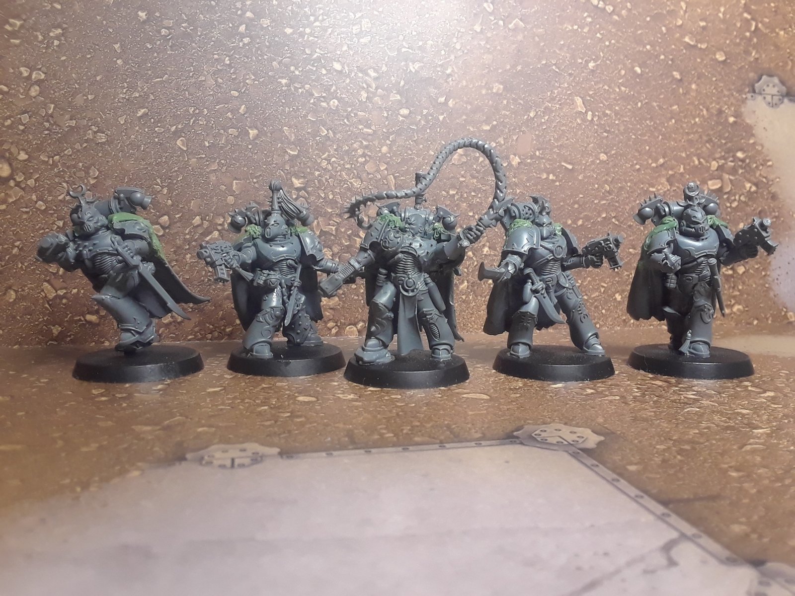 Giving marines fantasy chaos warrior capes